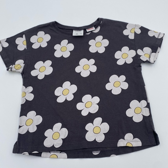 Zara Kids Short Sleeve Tees - Black with White Flowers & White with Pink Flowers - Picture 7 of 9